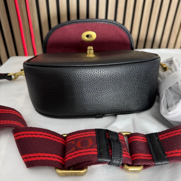 ❤️ COACH 🌺 willow saddle bag Black Pebbled Leather Crossbody Red and black Strap - Picture 14 of 17